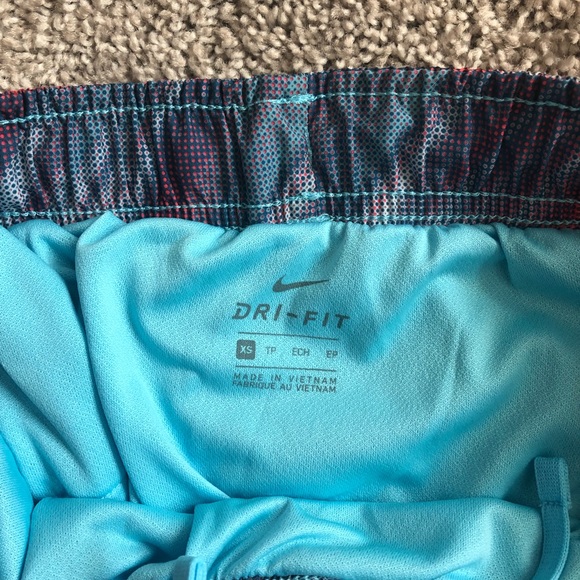 Nike running shorts - Picture 3 of 4